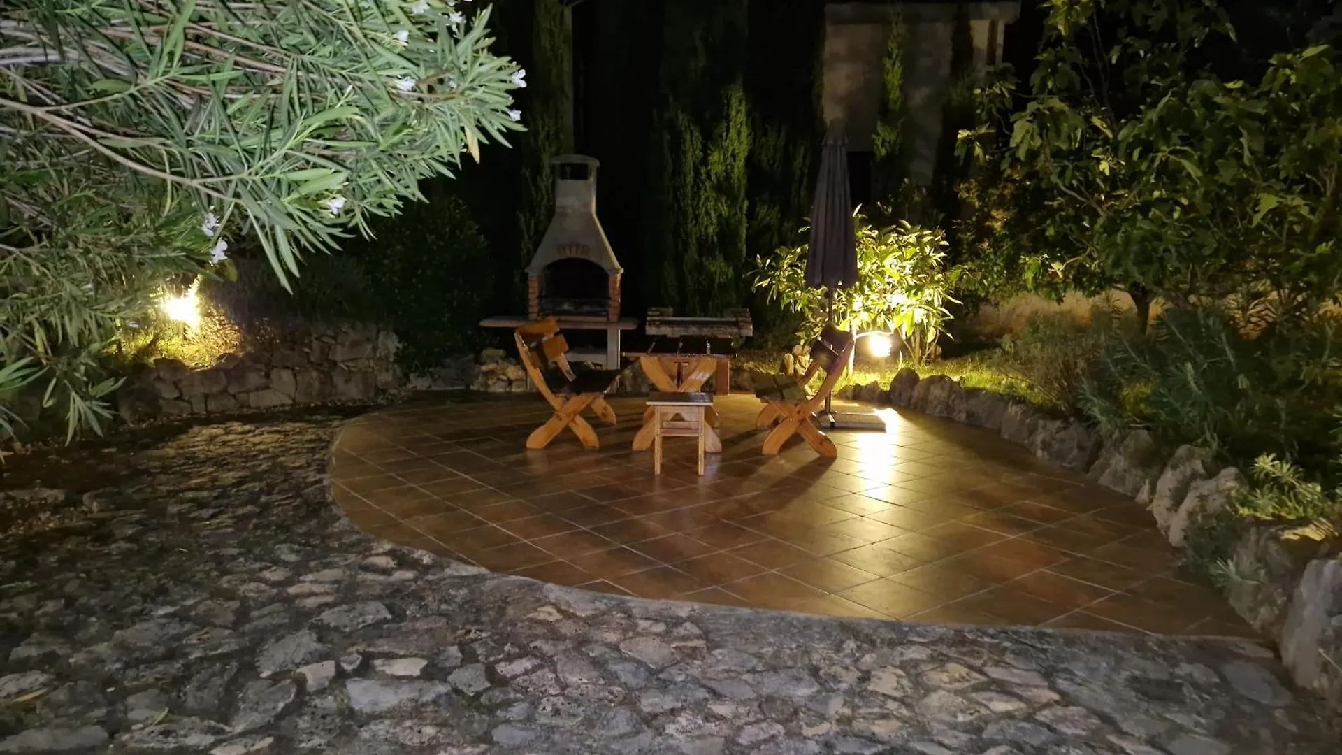 Apartments Villa Temer Pinezici  0*, Pinezici (Krk) Croatia