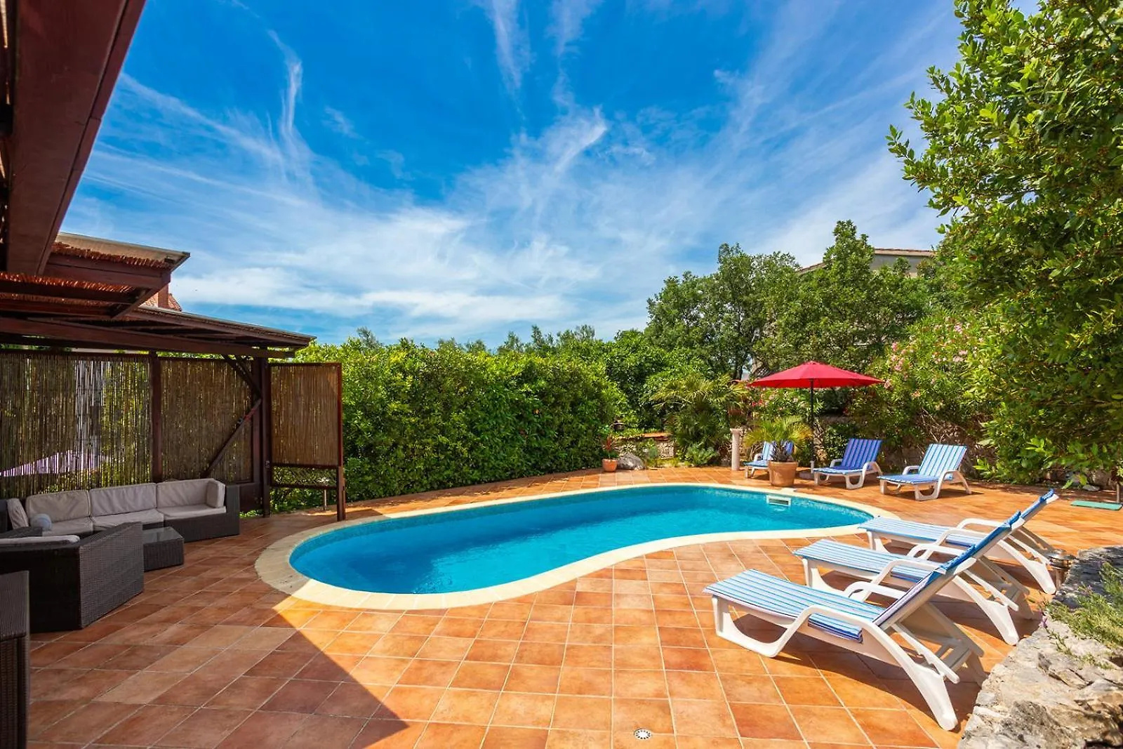 Apartments Villa Temer Pinezici  0*, Pinezici (Krk) Croatia